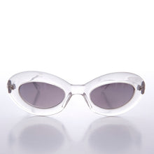 Load image into Gallery viewer, Chunky Retro 60s Cat Eye Vintage Sunglass - Zana
