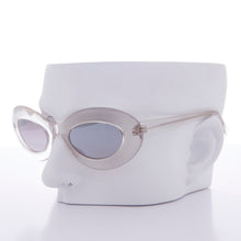 Load image into Gallery viewer, Chunky Retro 60s Cat Eye Vintage Sunglass - Zana
