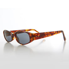 Load image into Gallery viewer, Oval 90s Acetate Vintage Sunglass - Zizzo
