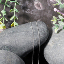 Load image into Gallery viewer, 14k White Gold Oval Cable Link Chain 0.6mm
