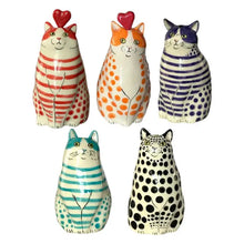 Load image into Gallery viewer, DecorBites™ Cat Polka Dot Resin Flower Bud Vase
