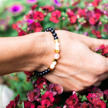 Load image into Gallery viewer, Digital Detox - Shungite Super Charged Bracelet
