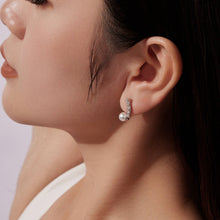 Load image into Gallery viewer, 925 Sterling Silver White Gold Plated 1.6cm Hoop Earrings with Synthetic Pearl for Women
