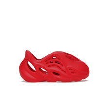 Load image into Gallery viewer, adidas Yeezy Foam RNNR Vermillion (Infants)
