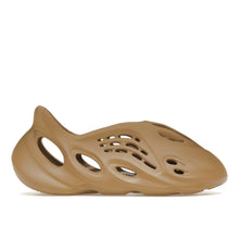 Load image into Gallery viewer, adidas Yeezy Foam RNR Clay Taupe
