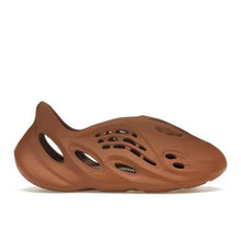 Load image into Gallery viewer, adidas Yeezy Foam RNR Clay Red
