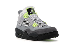 Load image into Gallery viewer, Air Jordan Retro 4 SE 95 &quot;Neon Green&quot; GS
