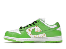 Load image into Gallery viewer, Nike SB Dunk Low Supreme Stars Mean Green (2021)
