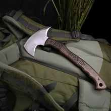 Load image into Gallery viewer, Tribal engraved tomahawk "Navaro"
